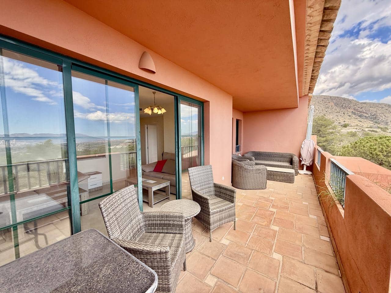 Piso de 1 habitación en Finestrat en venta con piscina garaje - 215.000 € (Ref: 6701569)