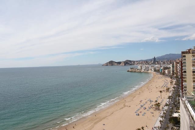 2 bedroom Flat for sale in Levante, Benidorm - € 630,000 (Ref: 7529777)