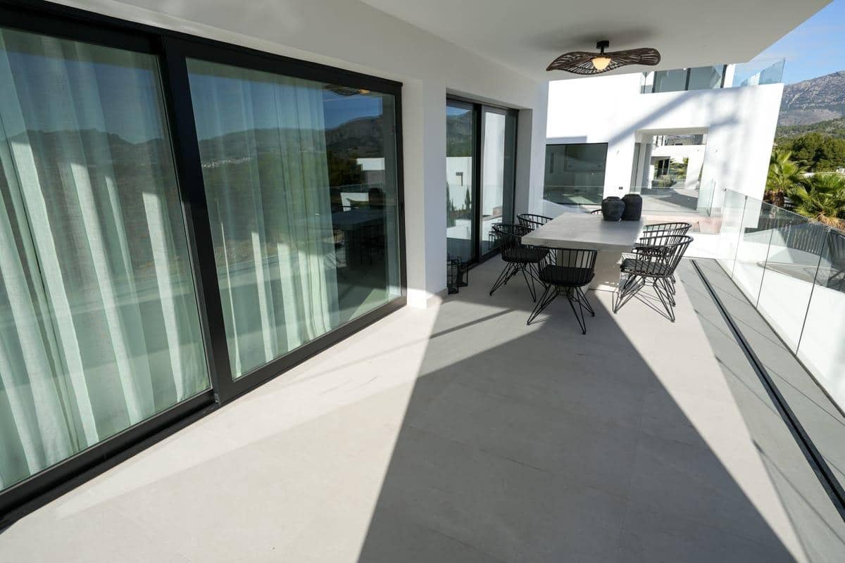 3 bedroom Villa for sale in Polop with pool garage - € 860,000 (Ref: 8119178)