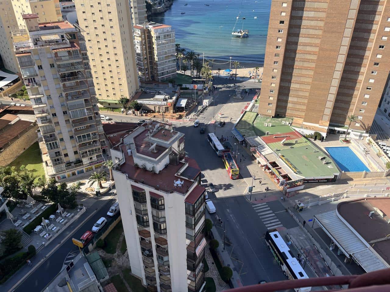 Flat for sale in Benidorm with pool garage - € 231,000 (Ref: 8271602)