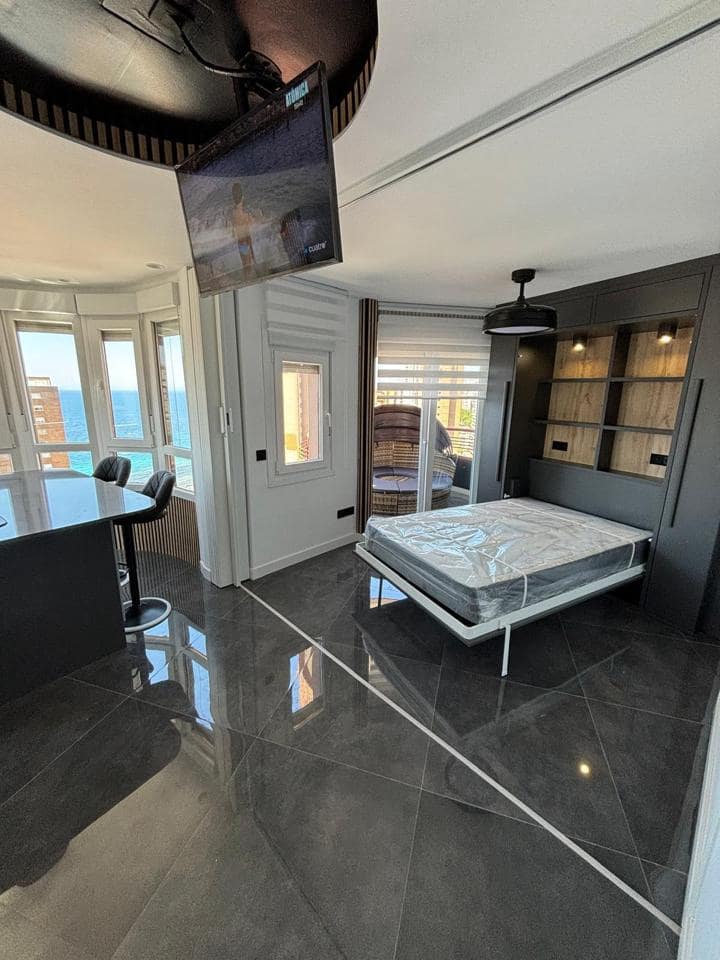 Flat for sale in Benidorm with pool garage - € 231,000 (Ref: 8271602)