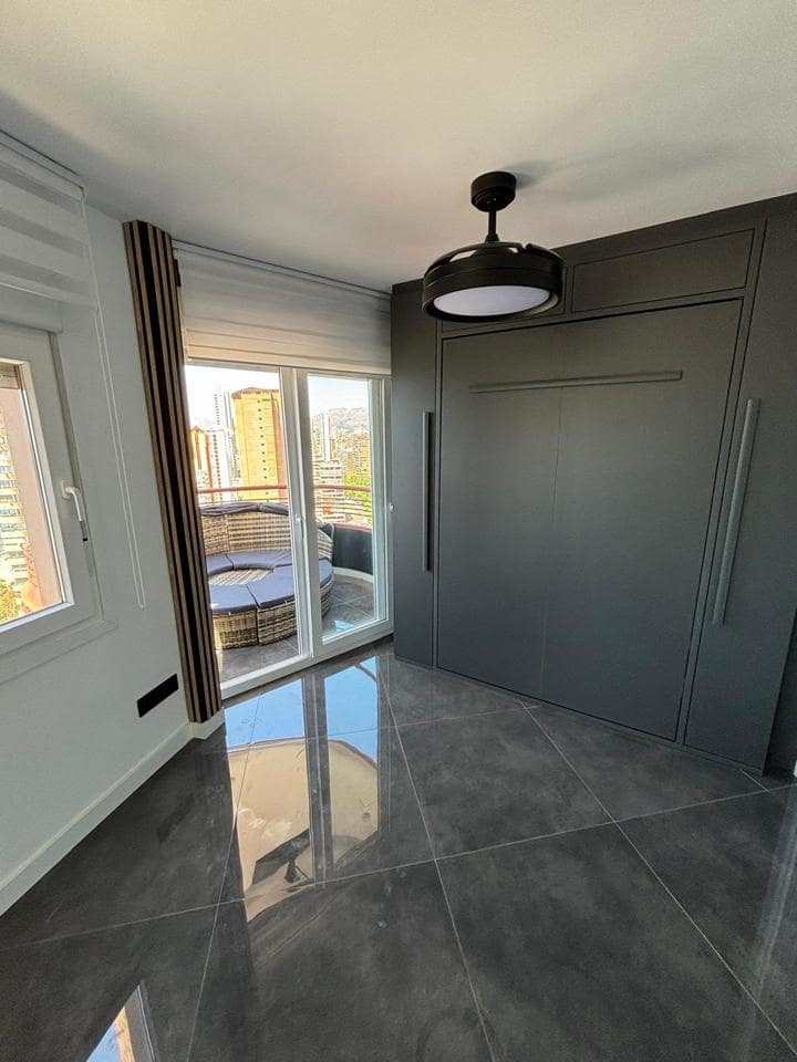 Flat for sale in Benidorm with pool garage - € 231,000 (Ref: 8271602)