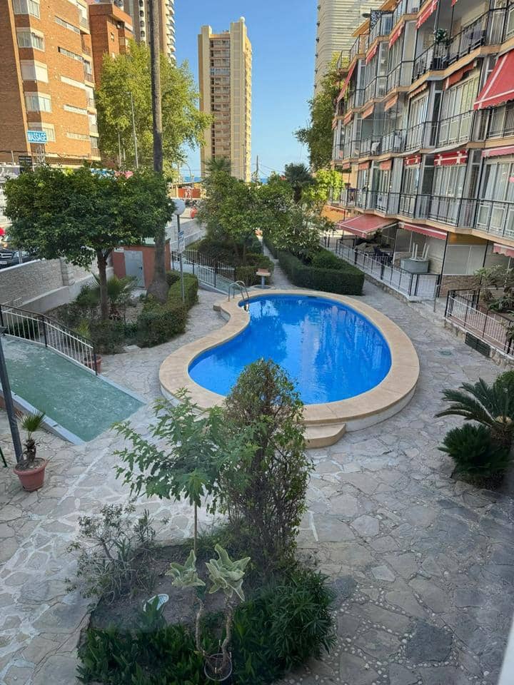2 soveværelse Lejlighed til salg i Benidorm med swimmingpool garage - € 371.000 (Ref: 8360809)