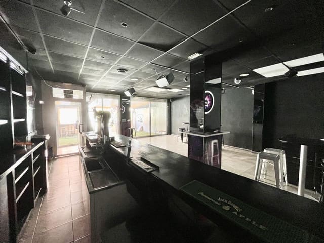 1 bedroom Business for sale in Levante, Benidorm - € 300,000 (Ref: 8418352)