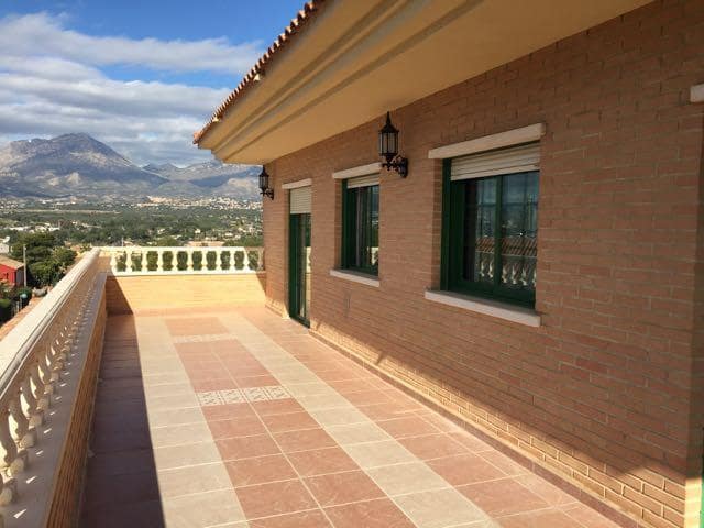 8 soverom Villa til salgs i Benidorm med svømmebasseng garasje - € 970 000 (Ref: 8541012)