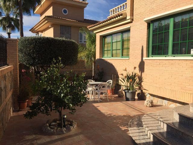 8 soverom Villa til salgs i Benidorm med svømmebasseng garasje - € 970 000 (Ref: 8541012)