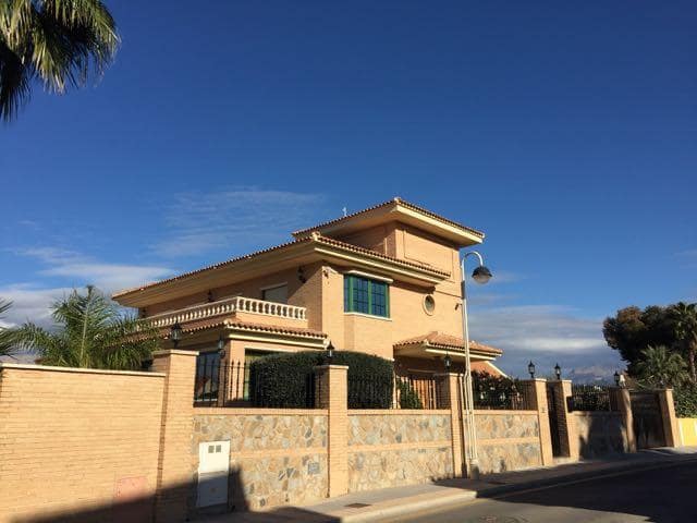 8 soverom Villa til salgs i Benidorm med svømmebasseng garasje - € 970 000 (Ref: 8541012)