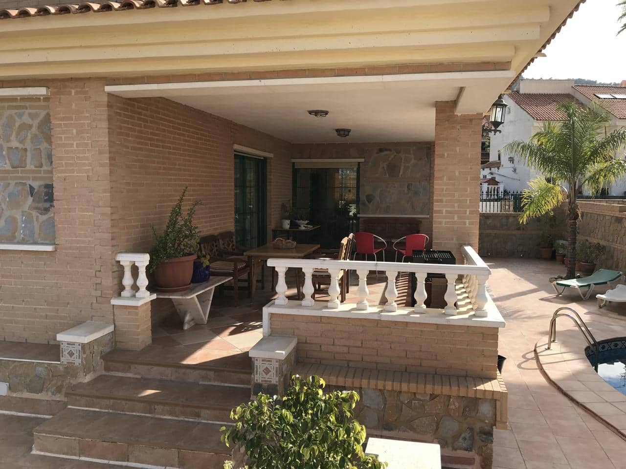 8 soverom Villa til salgs i Benidorm med svømmebasseng garasje - € 970 000 (Ref: 8541012)