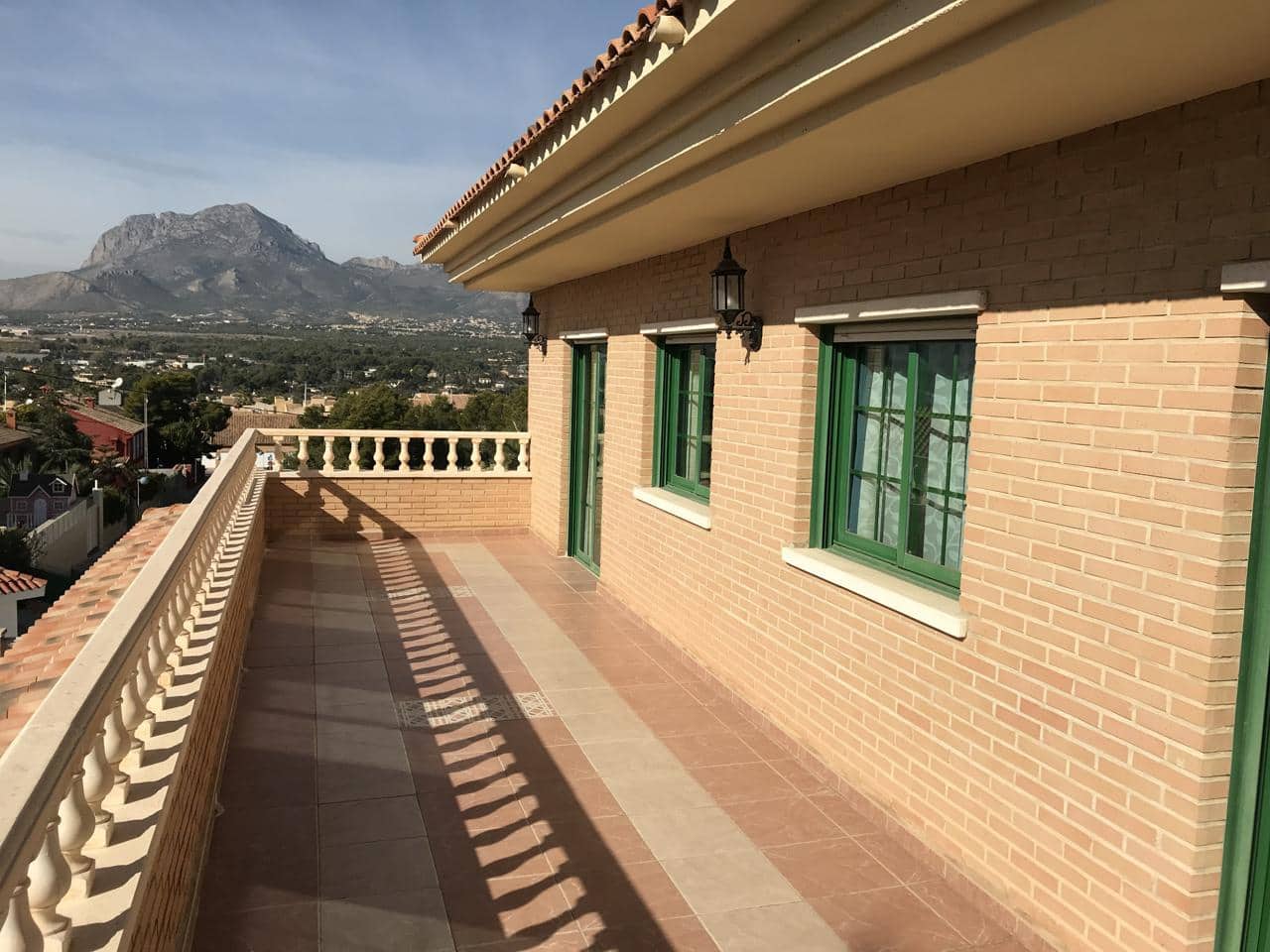 8 soverom Villa til salgs i Benidorm med svømmebasseng garasje - € 970 000 (Ref: 8541012)