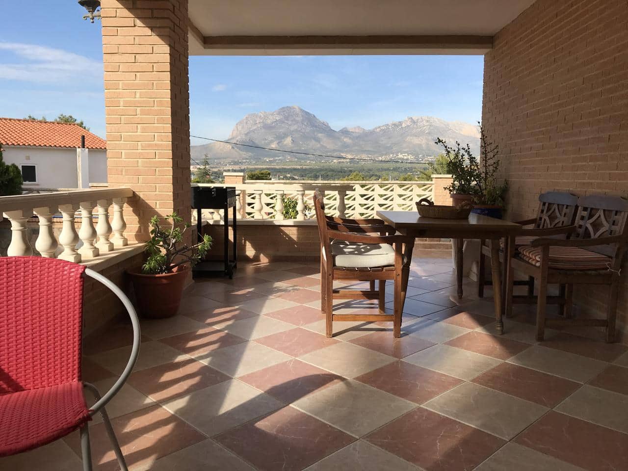 8 soverom Villa til salgs i Benidorm med svømmebasseng garasje - € 970 000 (Ref: 8541012)