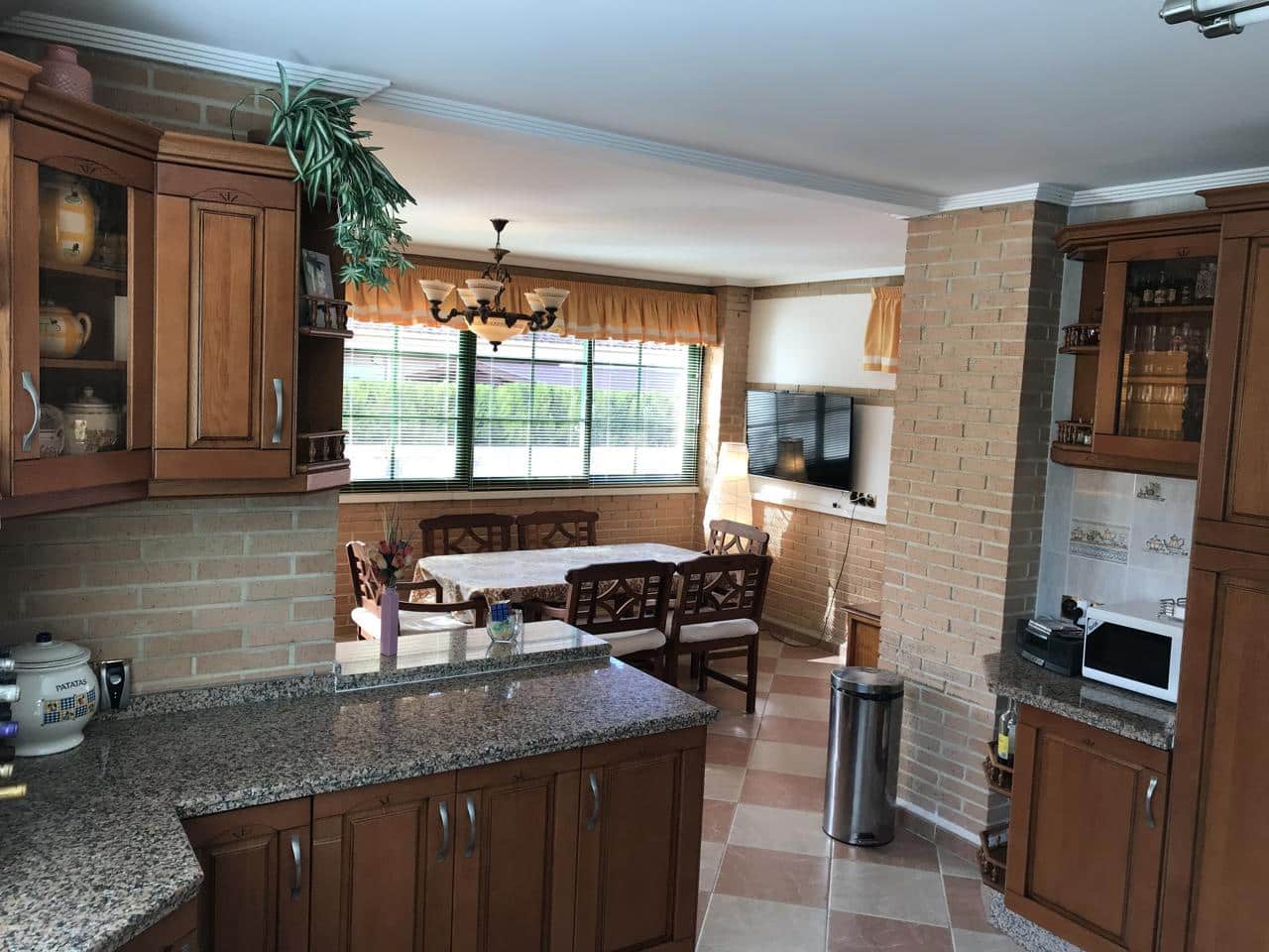 8 soverom Villa til salgs i Benidorm med svømmebasseng garasje - € 970 000 (Ref: 8541012)