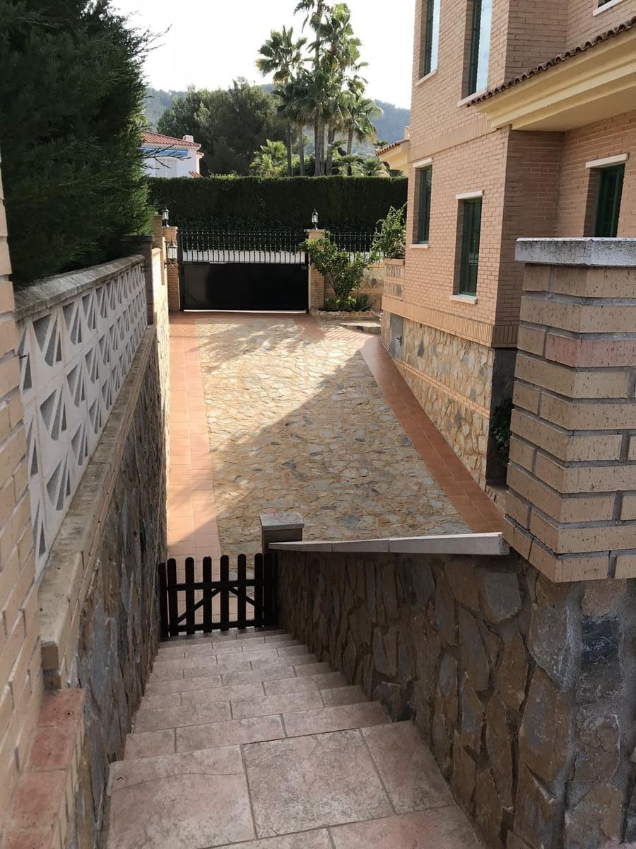 8 soverom Villa til salgs i Benidorm med svømmebasseng garasje - € 970 000 (Ref: 8541012)