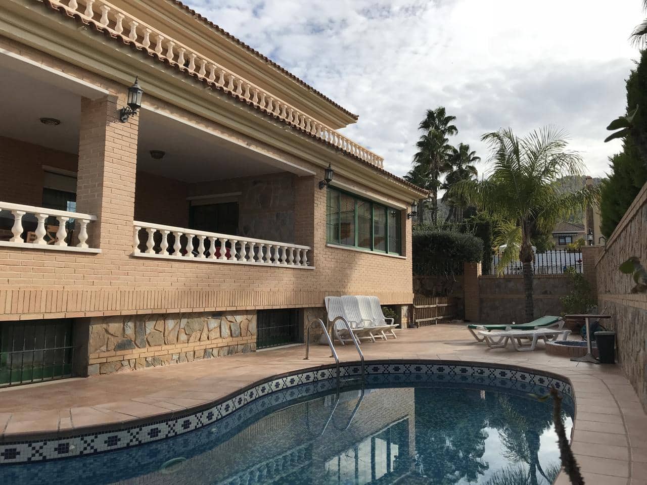 8 soverom Villa til salgs i Benidorm med svømmebasseng garasje - € 970 000 (Ref: 8541012)