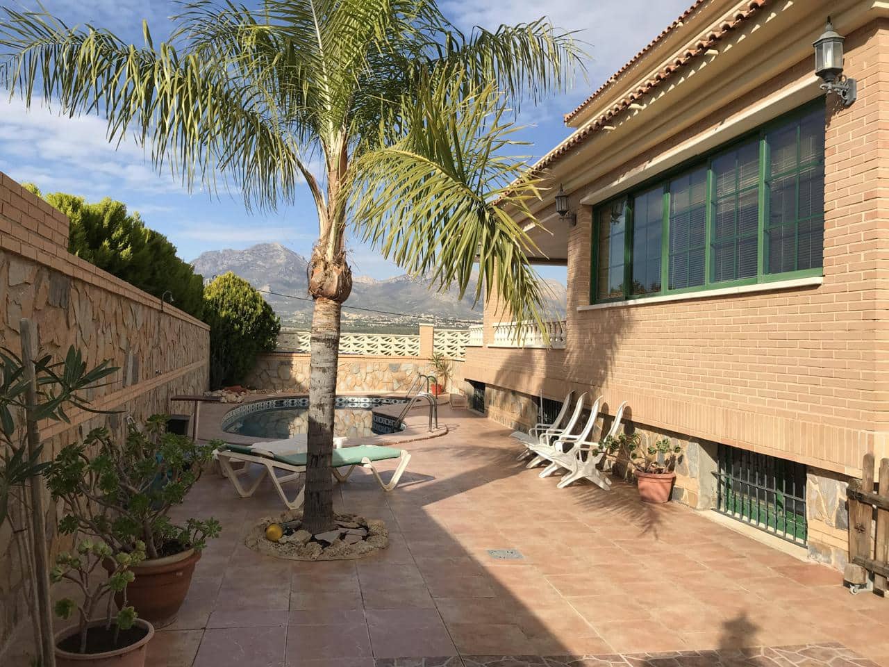 8 soverom Villa til salgs i Benidorm med svømmebasseng garasje - € 970 000 (Ref: 8541012)