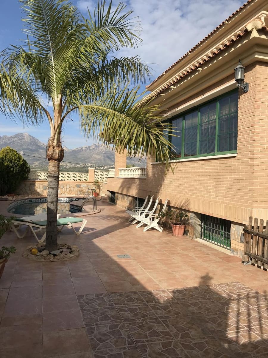 8 soverom Villa til salgs i Benidorm med svømmebasseng garasje - € 970 000 (Ref: 8541012)