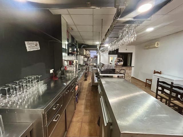 4 bedroom Business for sale in Poniente, Benidorm - € 235,000 (Ref: 8802672)