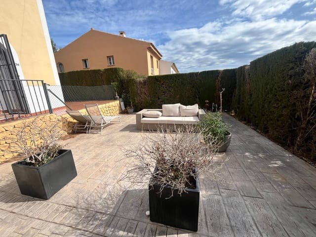 Chalet de 3 habitaciones en Golf Bahía, Finestrat en venta con piscina - 339.000 € (Ref: 8837474)