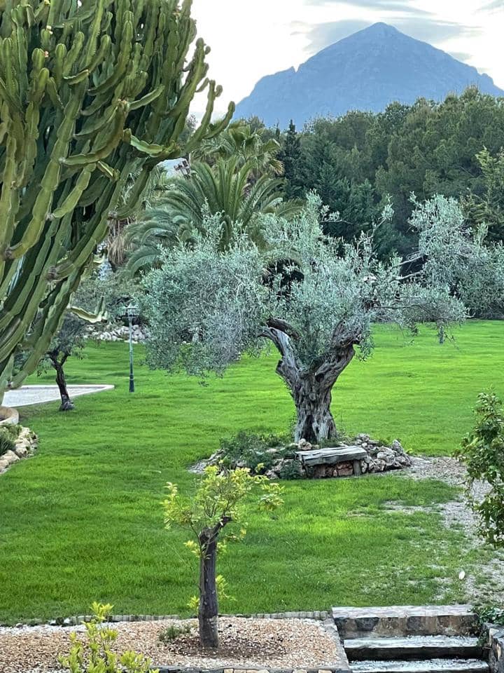 5 soveværelse Villa til salg i Alfaz del Pi / L'Alfas del Pi med swimmingpool garage - € 1.750.000 (Ref: 8848124)