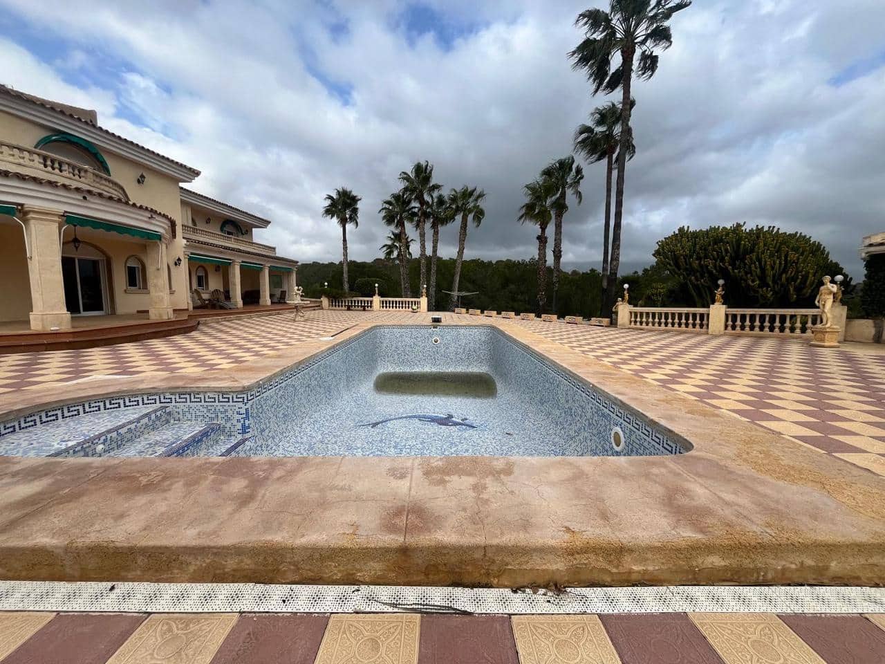 5 soveværelse Villa til salg i Alfaz del Pi / L'Alfas del Pi med swimmingpool garage - € 1.750.000 (Ref: 8848124)