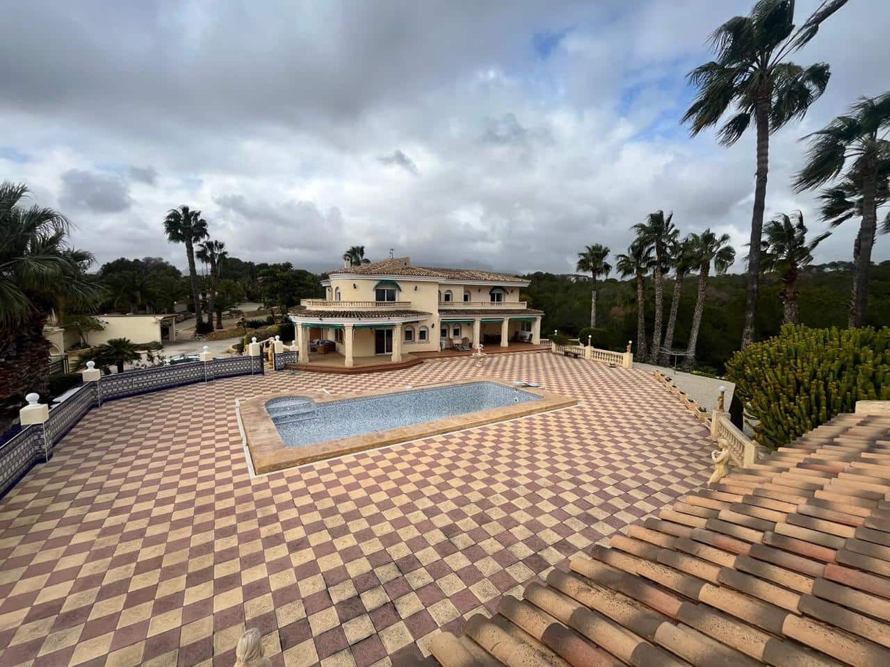 5 soveværelse Villa til salg i Alfaz del Pi / L'Alfas del Pi med swimmingpool garage - € 1.750.000 (Ref: 8848124)