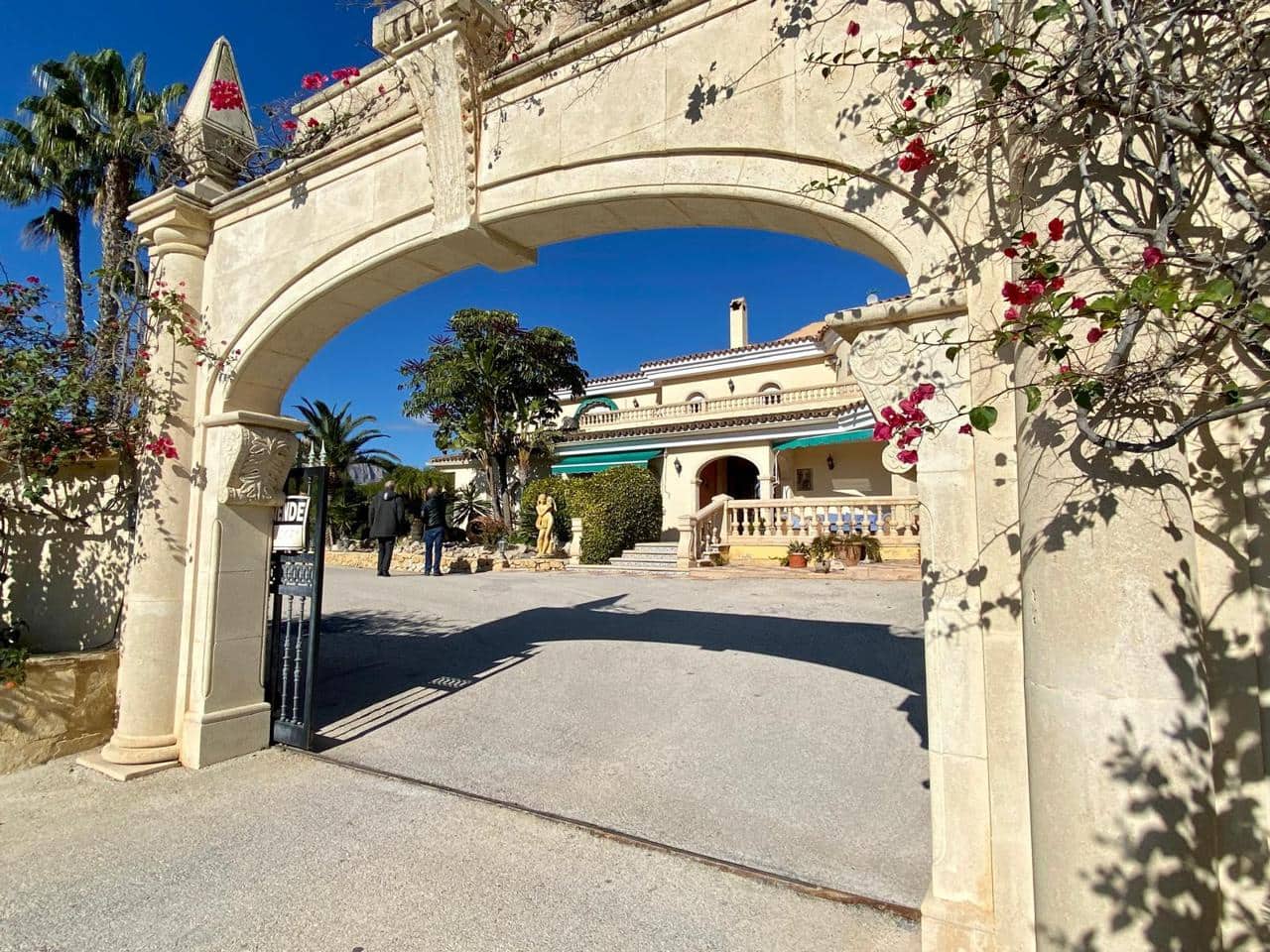 5 soveværelse Villa til salg i Alfaz del Pi / L'Alfas del Pi med swimmingpool garage - € 1.750.000 (Ref: 8848124)