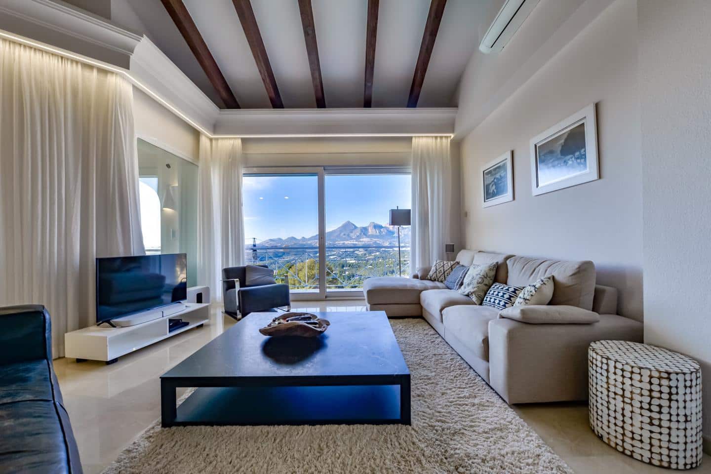 8 bedroom Villa for sale in Altea with pool garage - € 2,650,000 (Ref: 8868290)
