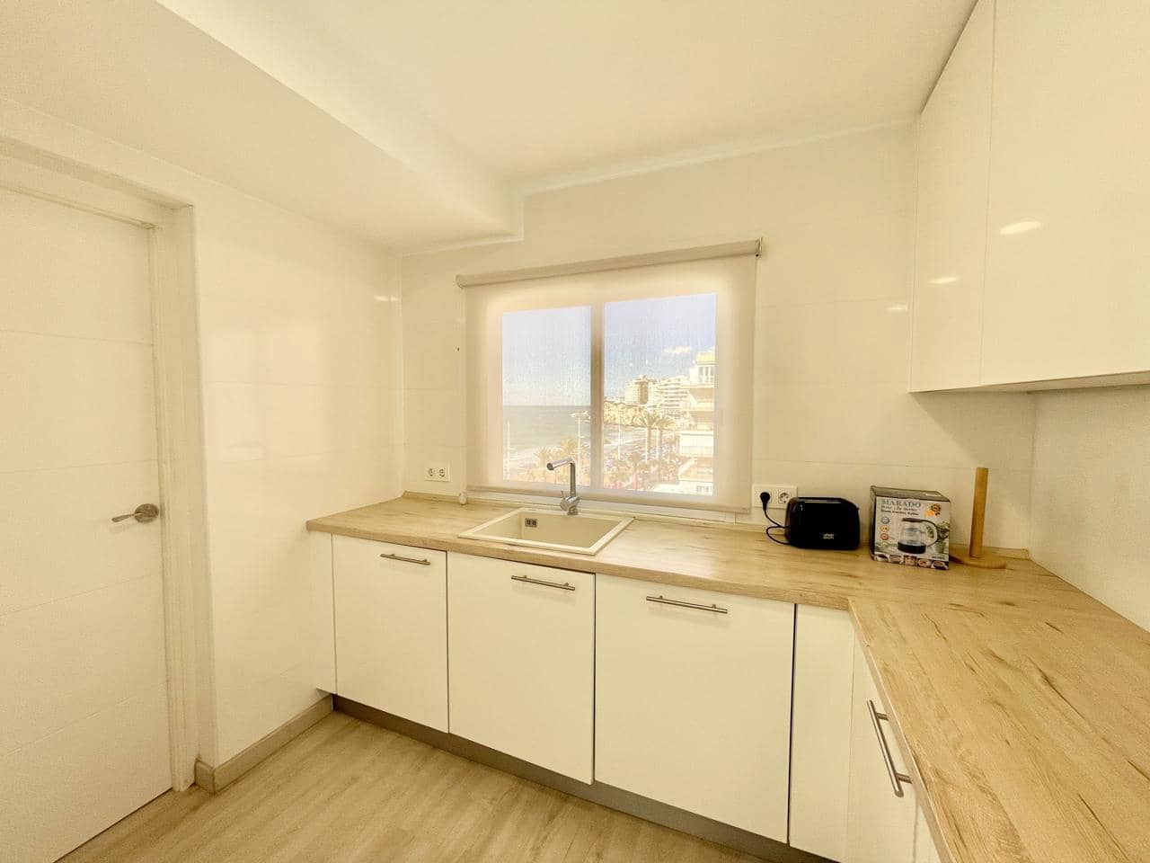 3 soveværelse Lejlighed til salg i Benidorm med garage - € 695.000 (Ref: 8935878)