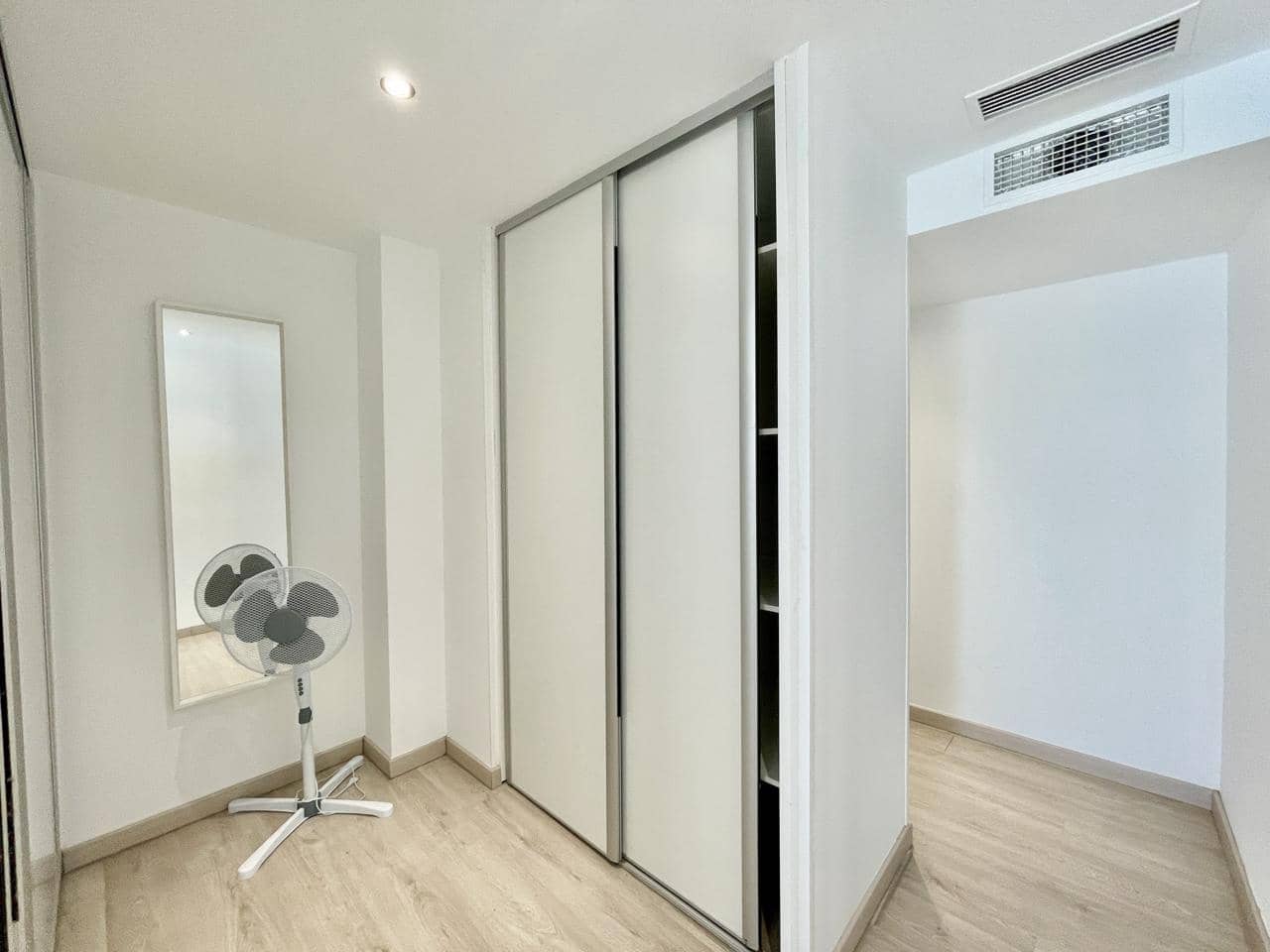 3 soveværelse Lejlighed til salg i Benidorm med garage - € 695.000 (Ref: 8935878)