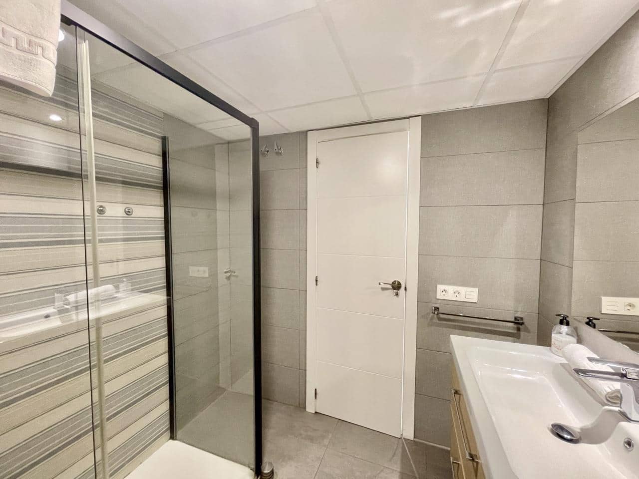 3 soveværelse Lejlighed til salg i Benidorm med garage - € 695.000 (Ref: 8935878)