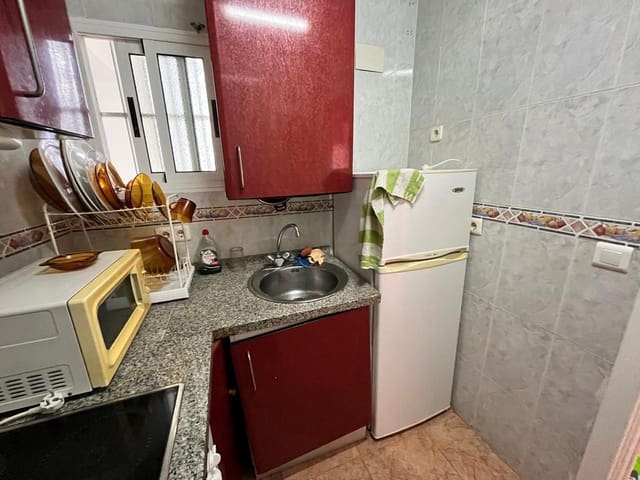2 makuuhuone Asunto myytävänä paikassa Juzgados - Plaza de Toros, Benidorm mukana uima-altaan 
autotalli - 180 000 € (Ref: 8945099)