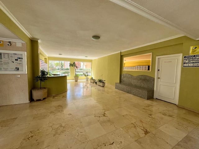 2 makuuhuone Asunto myytävänä paikassa Juzgados - Plaza de Toros, Benidorm mukana uima-altaan 
autotalli - 180 000 € (Ref: 8945099)