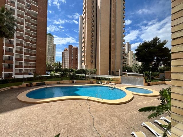2 makuuhuone Asunto myytävänä paikassa Juzgados - Plaza de Toros, Benidorm mukana uima-altaan 
autotalli - 180 000 € (Ref: 8945099)