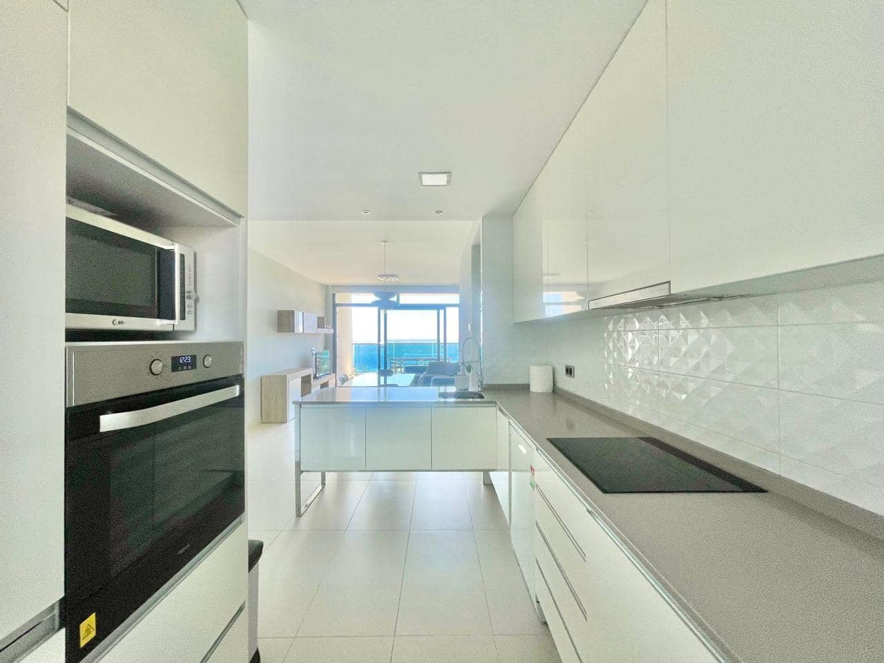 Piso de 2 habitaciones en Benidorm en venta con piscina garaje - 620.000 € (Ref: 8960710)