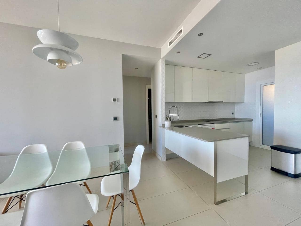 Piso de 2 habitaciones en Benidorm en venta con piscina garaje - 620.000 € (Ref: 8960710)