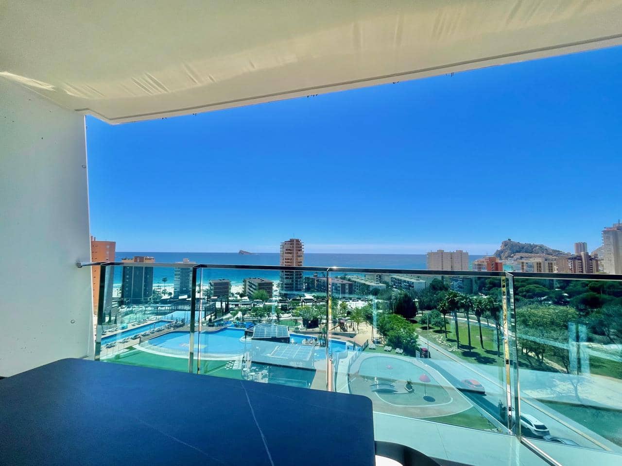 Piso de 2 habitaciones en Benidorm en venta con piscina garaje - 620.000 € (Ref: 8960710)