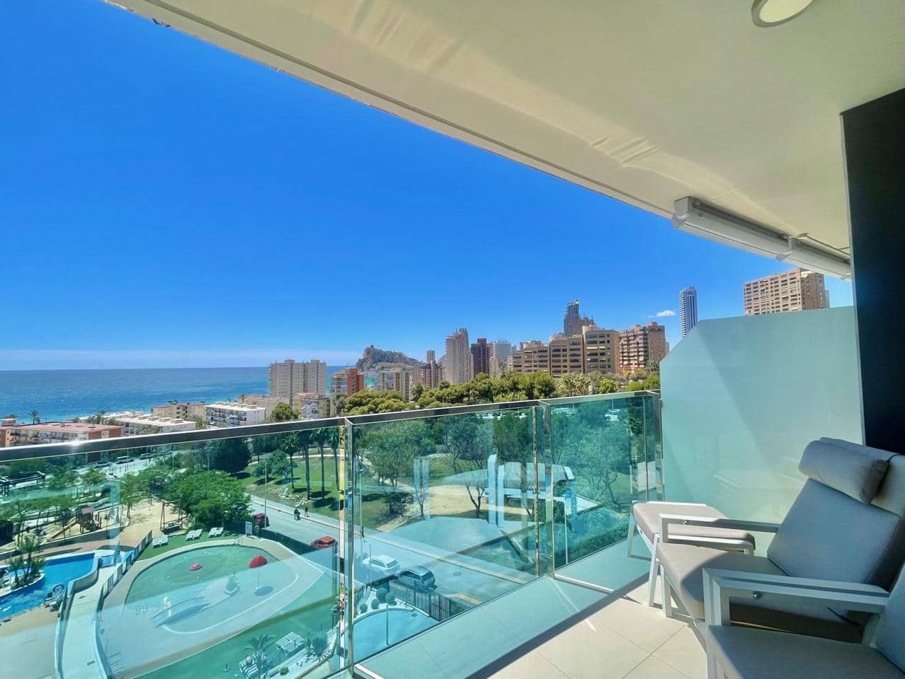 Piso de 2 habitaciones en Benidorm en venta con piscina garaje - 620.000 € (Ref: 8960710)