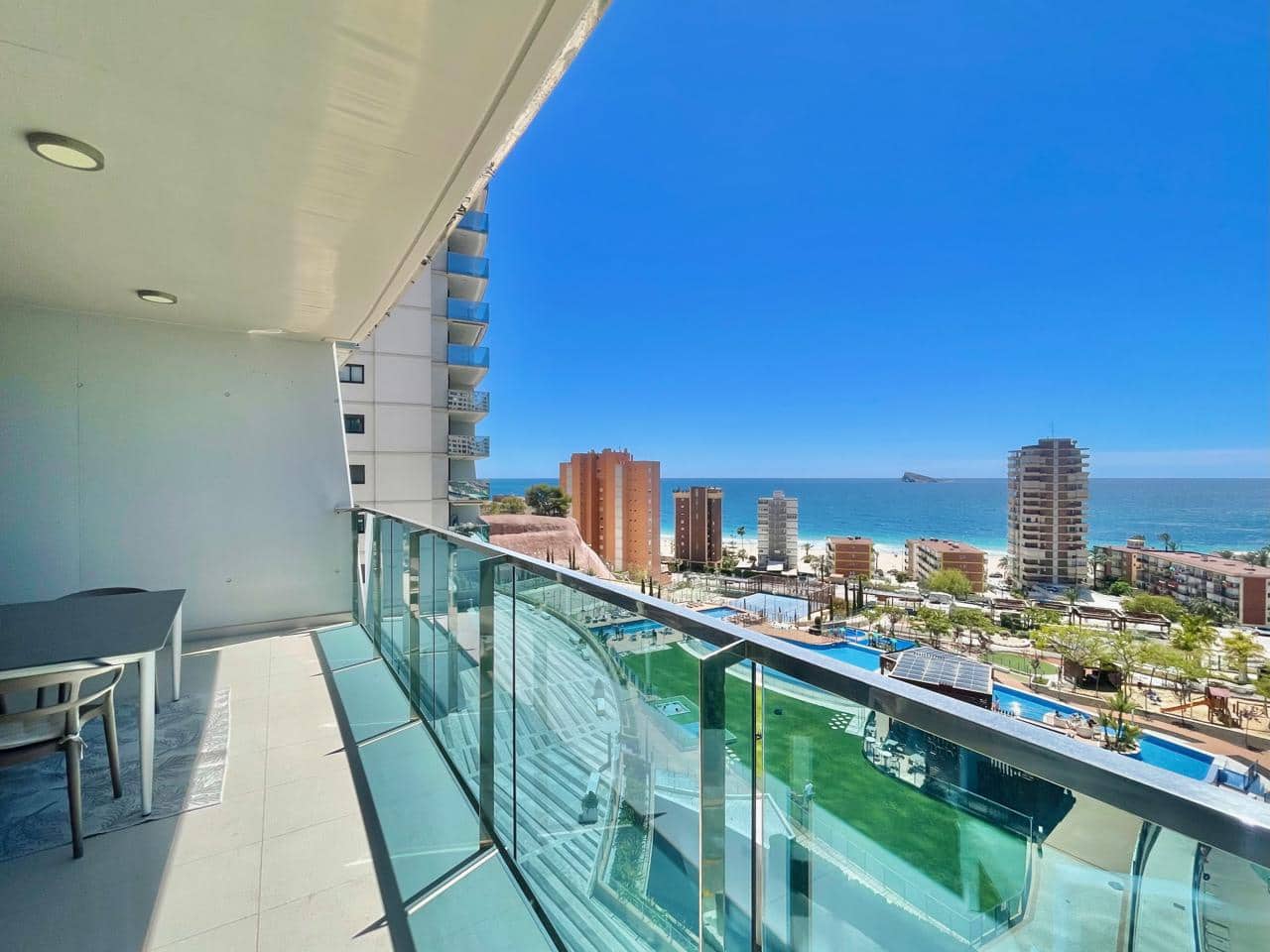 Piso de 2 habitaciones en Benidorm en venta con piscina garaje - 620.000 € (Ref: 8960710)