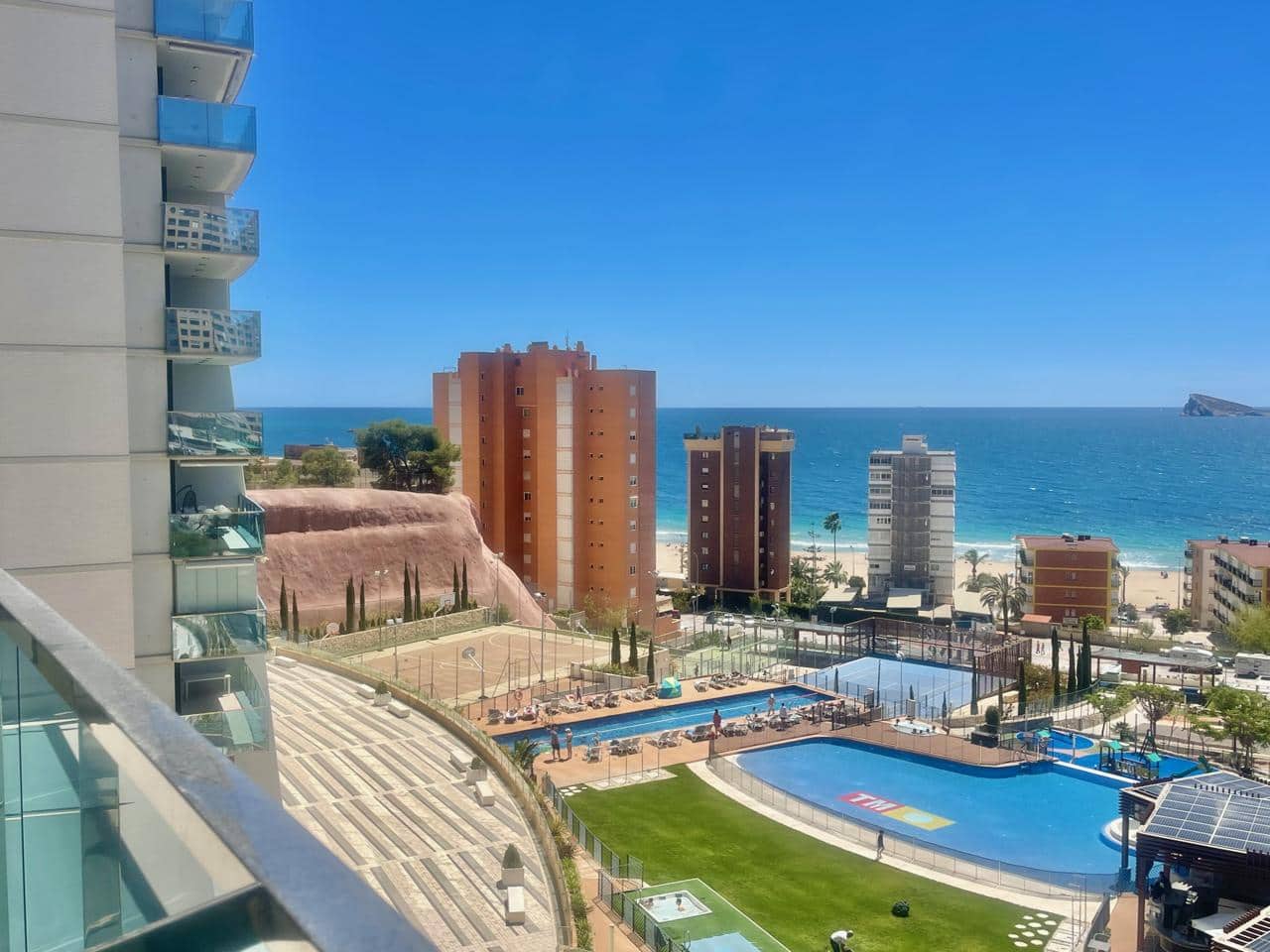 Piso de 2 habitaciones en Benidorm en venta con piscina garaje - 620.000 € (Ref: 8960710)