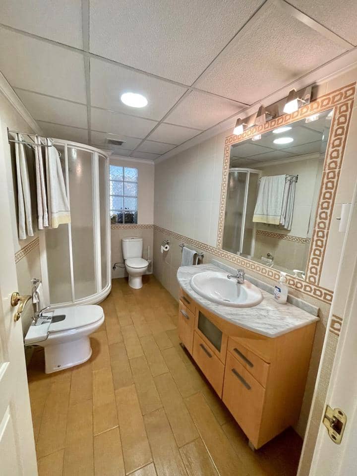 4 soveværelse Lejlighed til salg i Benidorm med garage - € 450.000 (Ref: 8992935)