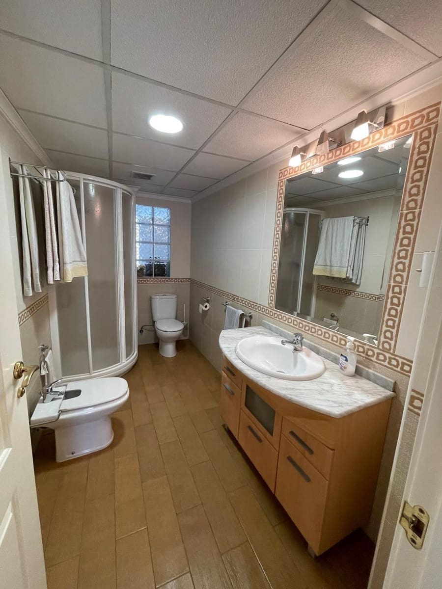 4 soveværelse Lejlighed til salg i Benidorm med garage - € 450.000 (Ref: 8992935)