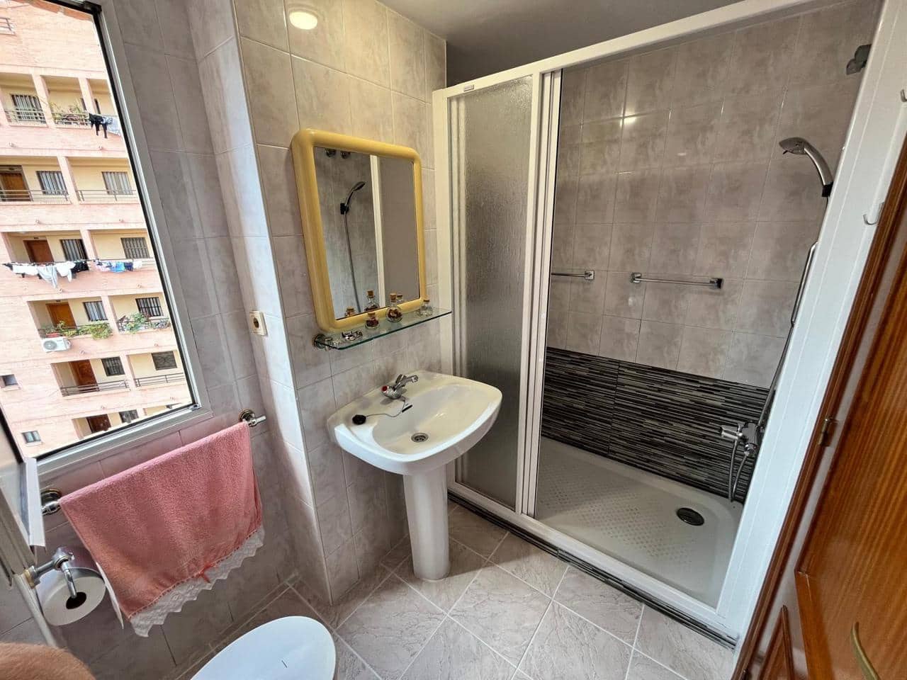 Piso de 3 habitaciones en Benidorm en venta con garaje - 266.000 € (Ref: 9035585)