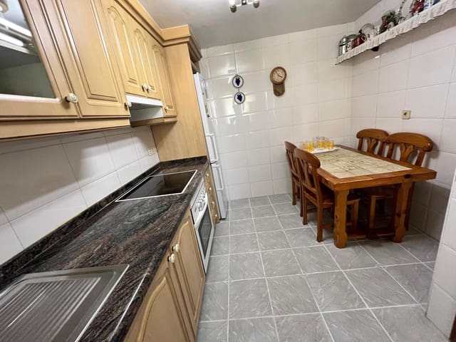 Piso de 3 habitaciones en Benidorm en venta con garaje - 266.000 € (Ref: 9035585)