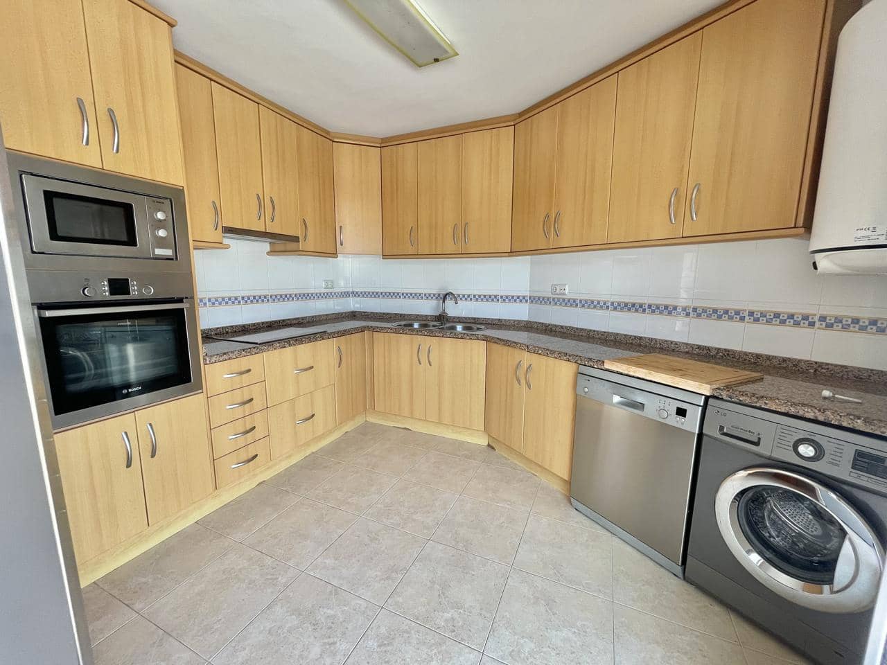 3 bedroom Flat for sale in Altea with garage - € 472,500 (Ref: 9064079)