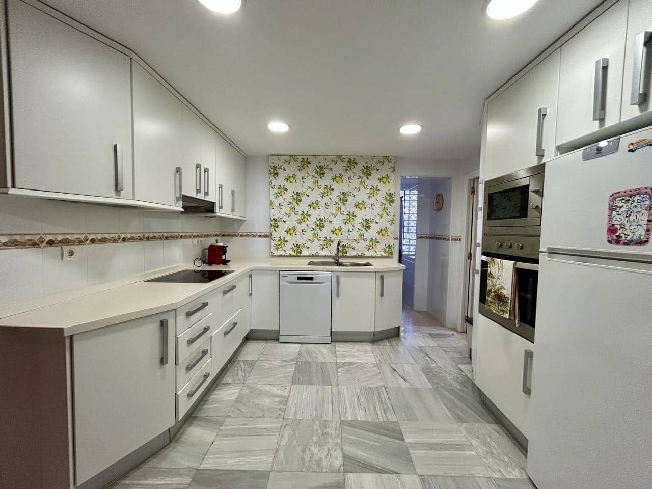 4 chambre Appartement à vendre à Benidorm avec piscine garage - 900 000 € (Ref: 9084360)