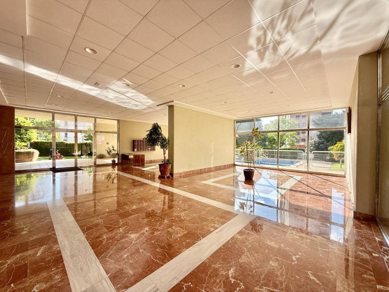 2 soveværelse Lejlighed til salg i Benidorm med swimmingpool garage - € 275.000 (Ref: 9150648)