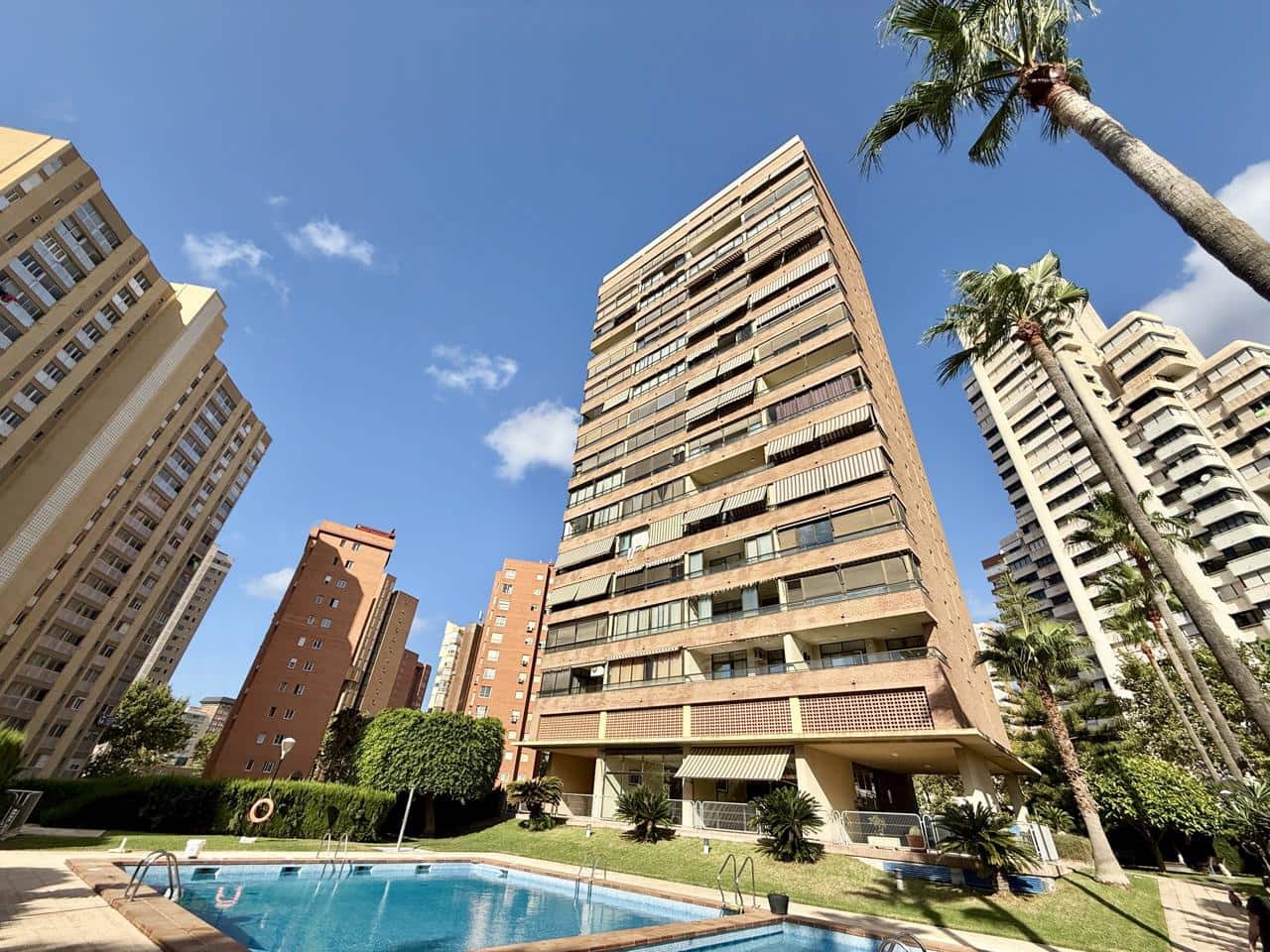 2 soveværelse Lejlighed til salg i Benidorm med swimmingpool garage - € 275.000 (Ref: 9150648)