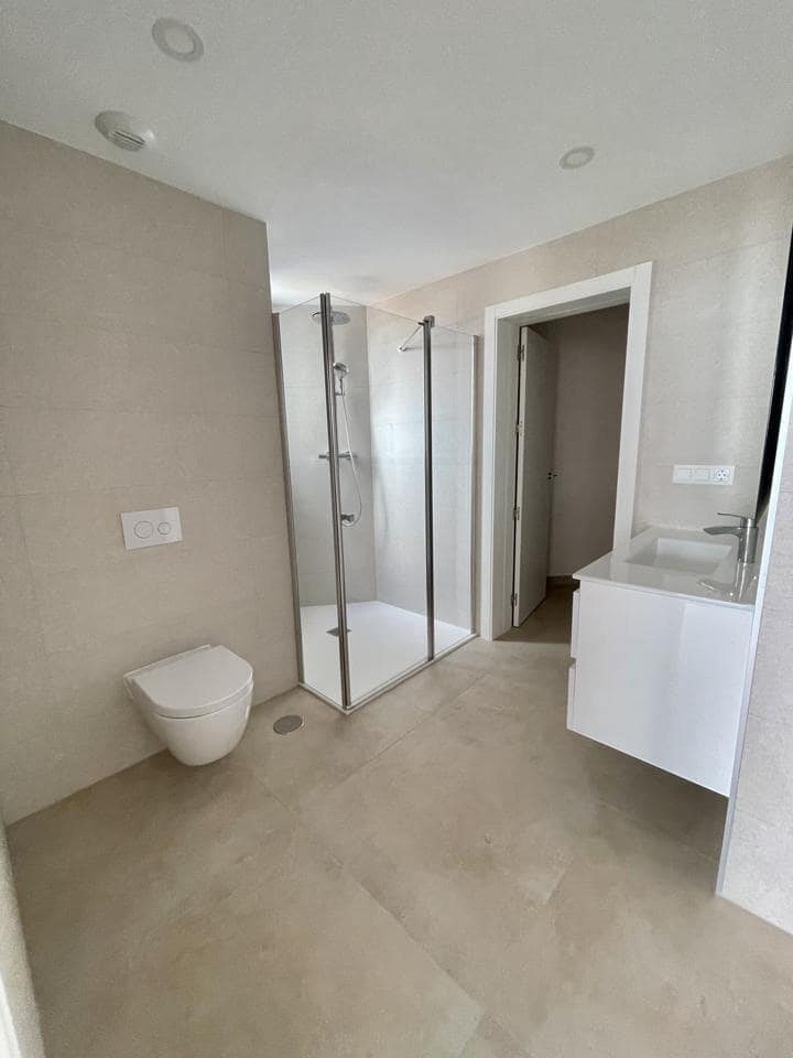 2 soveværelse Lejlighed til salg i Benidorm med swimmingpool garage - € 529.000 (Ref: 9160333)