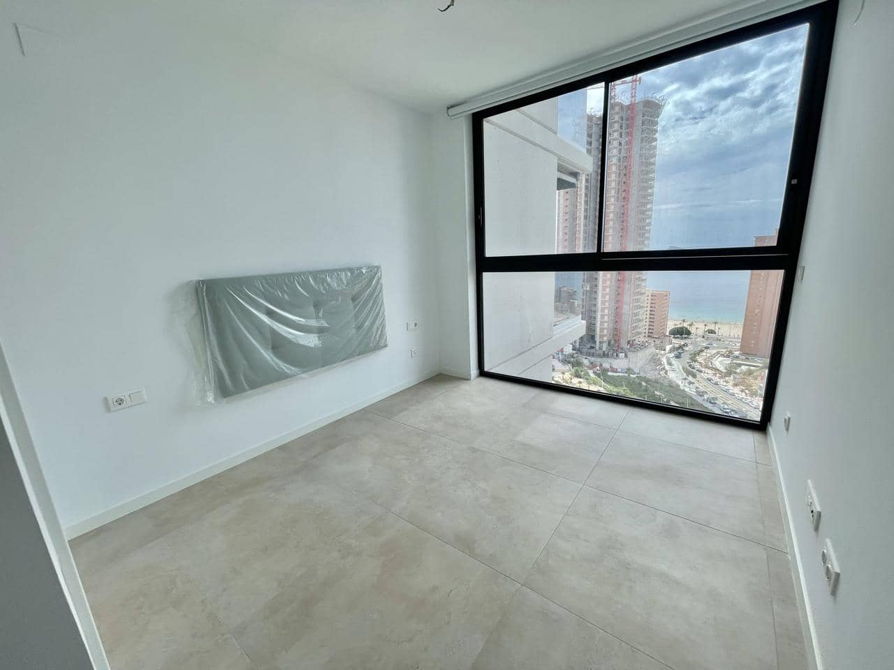 2 soveværelse Lejlighed til salg i Benidorm med swimmingpool garage - € 529.000 (Ref: 9160333)