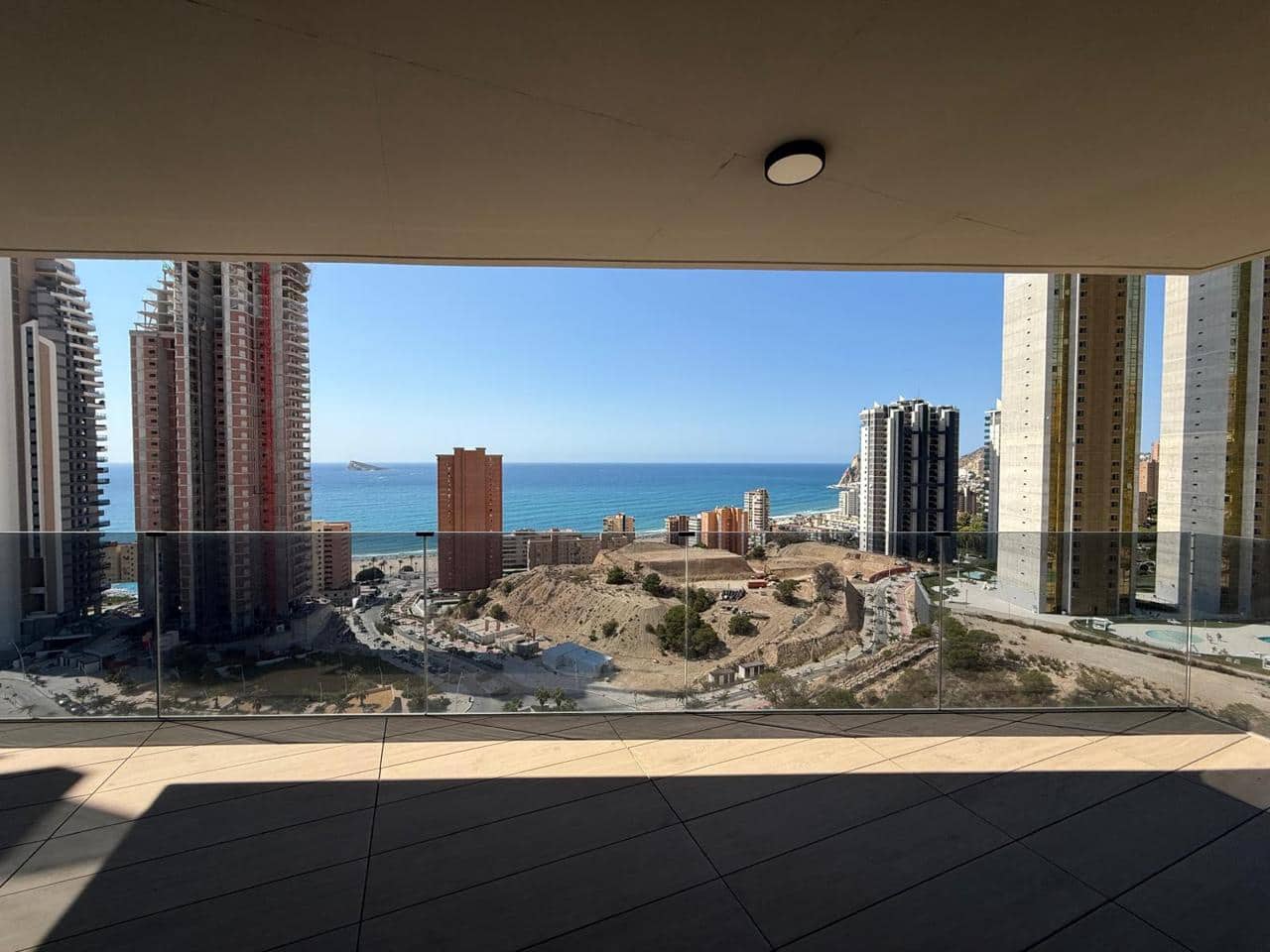 2 soveværelse Lejlighed til salg i Benidorm med swimmingpool garage - € 529.000 (Ref: 9160333)
