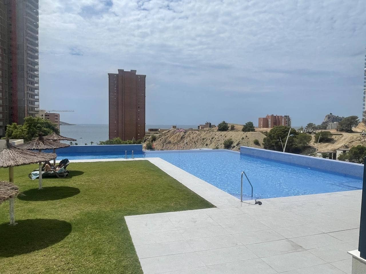 2 soveværelse Lejlighed til salg i Benidorm med swimmingpool garage - € 529.000 (Ref: 9160333)